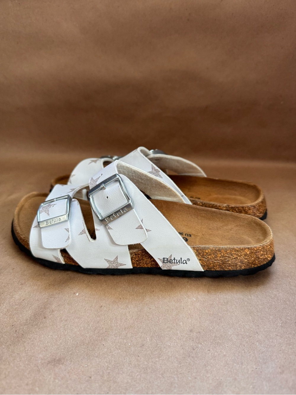 Betula by Birkenstock White Arizona Synthetic Star Sandals. EU 36/US 6 Narrow - Picture 3 of 7